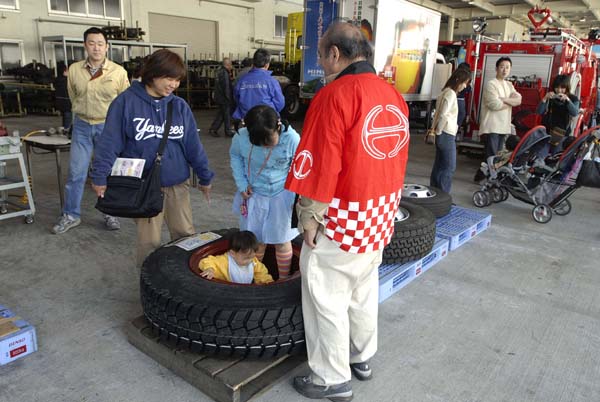 日野自動車さくら祭タイヤ