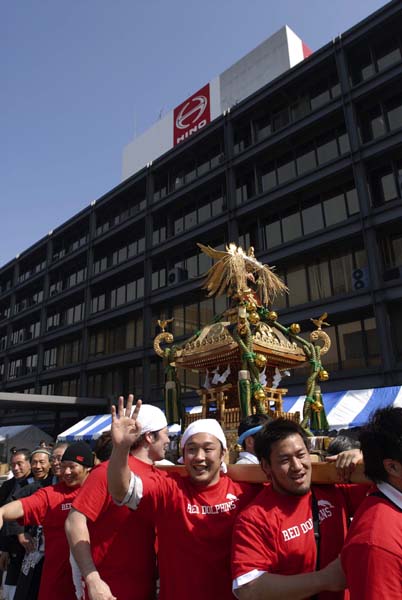 日野自動車さくら祭御神輿