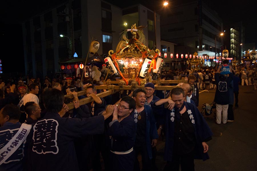 神輿、通る！