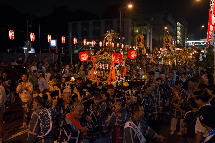 神輿、通る！