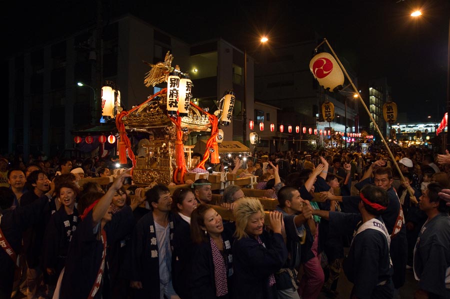 神輿、通る！