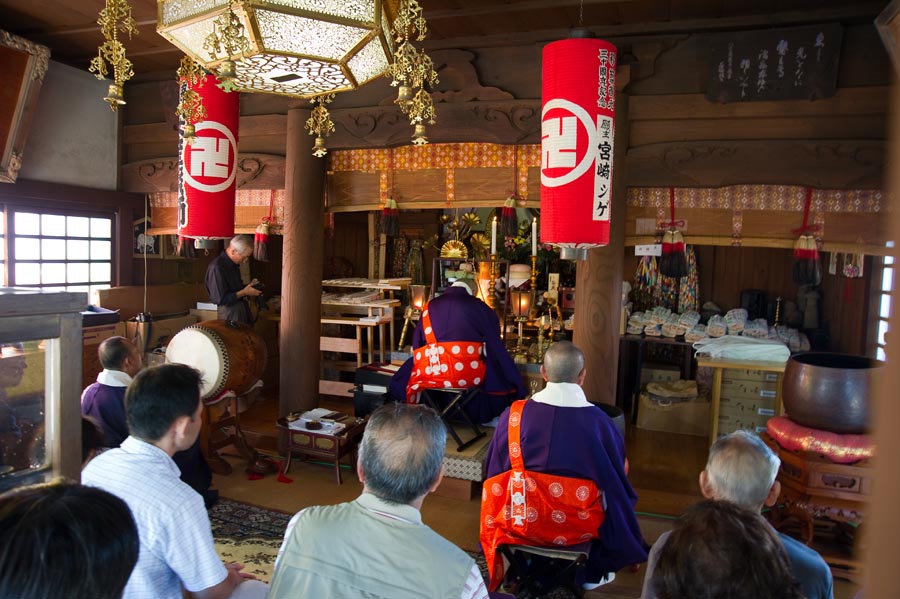 東光寺安産薬師のお祭りに日野の囃子が響く