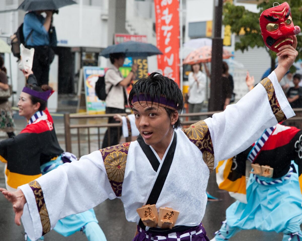 熱気で雨も吹き飛ばしたひのよさこい祭