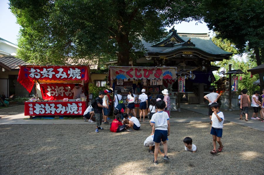 お祭りには子供がよく似合う