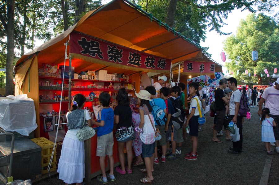 お祭りには子供がよく似合う