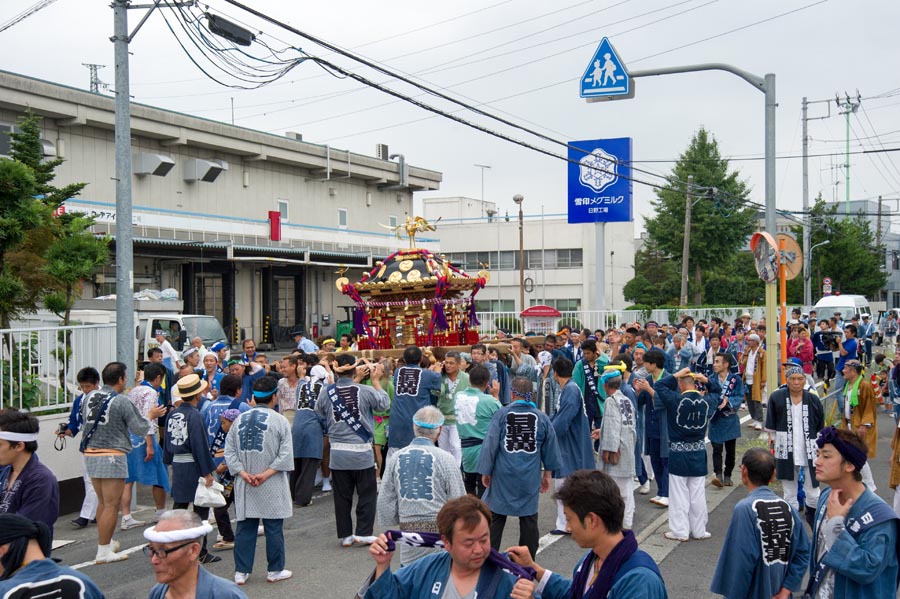 お神輿といっしょに