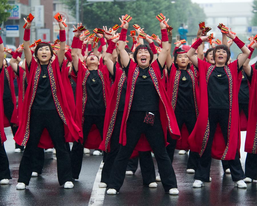 熱気で雨も吹き飛ばしたひのよさこい祭