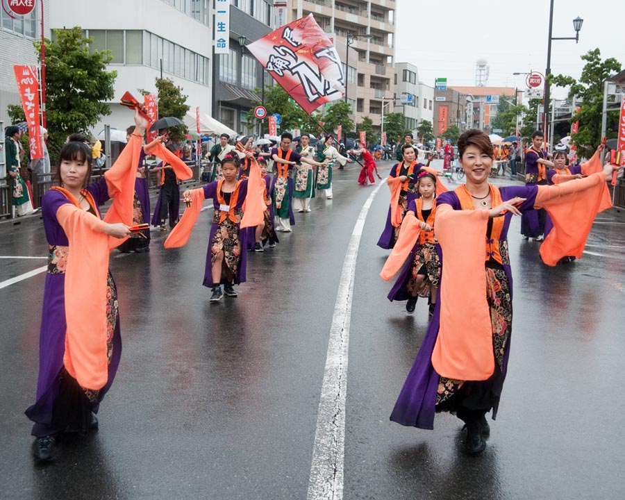 熱気で雨も吹き飛ばしたひのよさこい祭