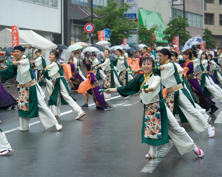 熱気で雨も吹き飛ばしたひのよさこい祭