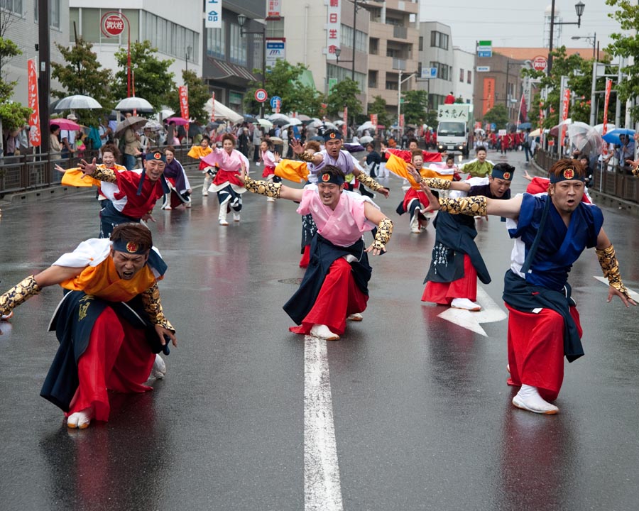 熱気で雨も吹き飛ばしたひのよさこい祭