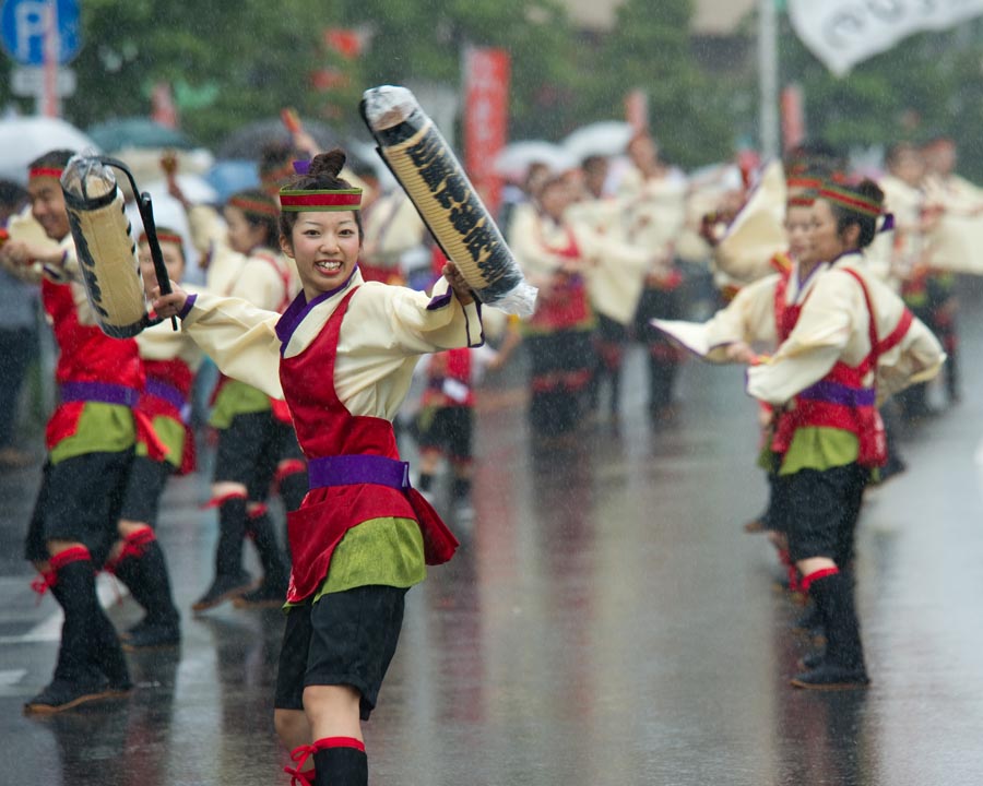 熱気で雨も吹き飛ばしたひのよさこい祭