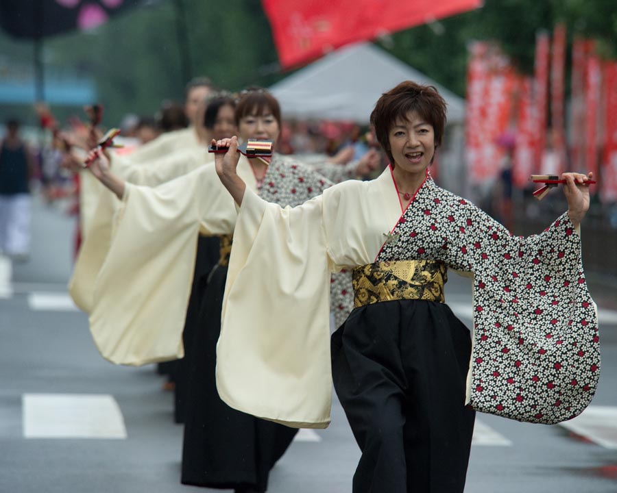 熱気で雨も吹き飛ばしたひのよさこい祭