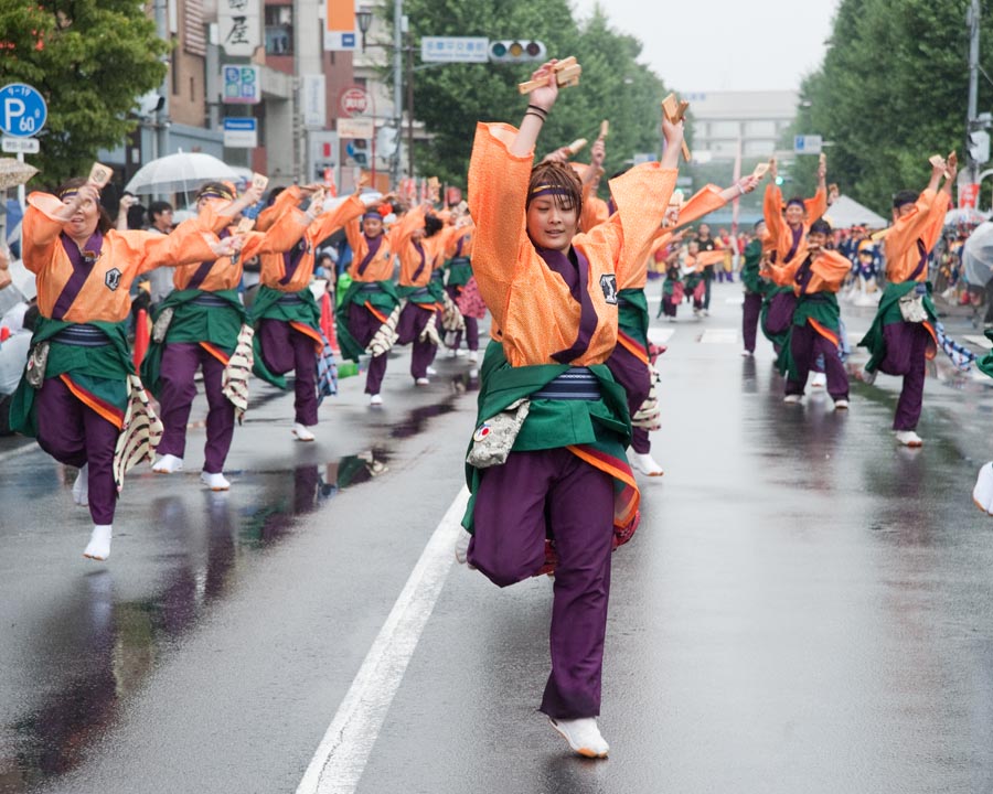 熱気で雨も吹き飛ばしたひのよさこい祭