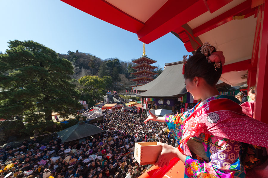 高幡不動尊節分会開催