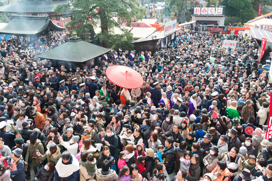 高幡不動尊節分会開催