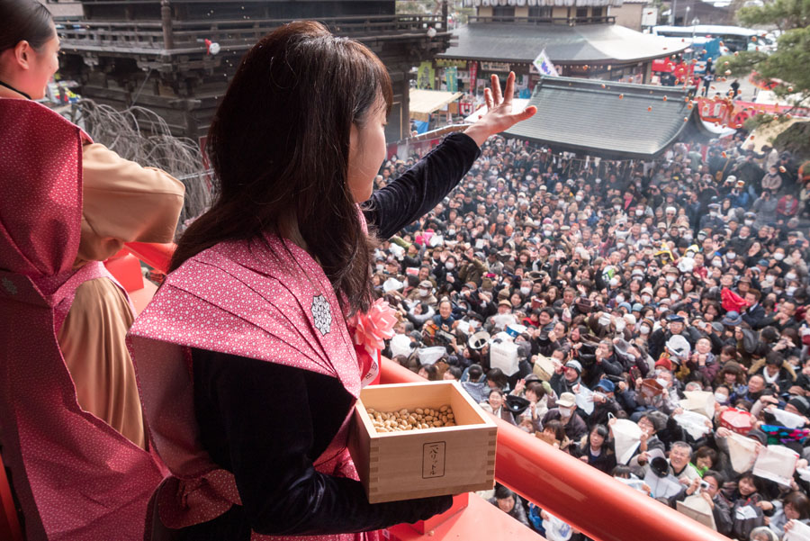 高幡不動尊節分会開催