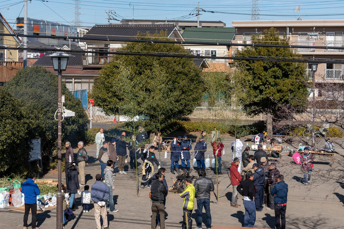 日野の各地でどんど焼き開催