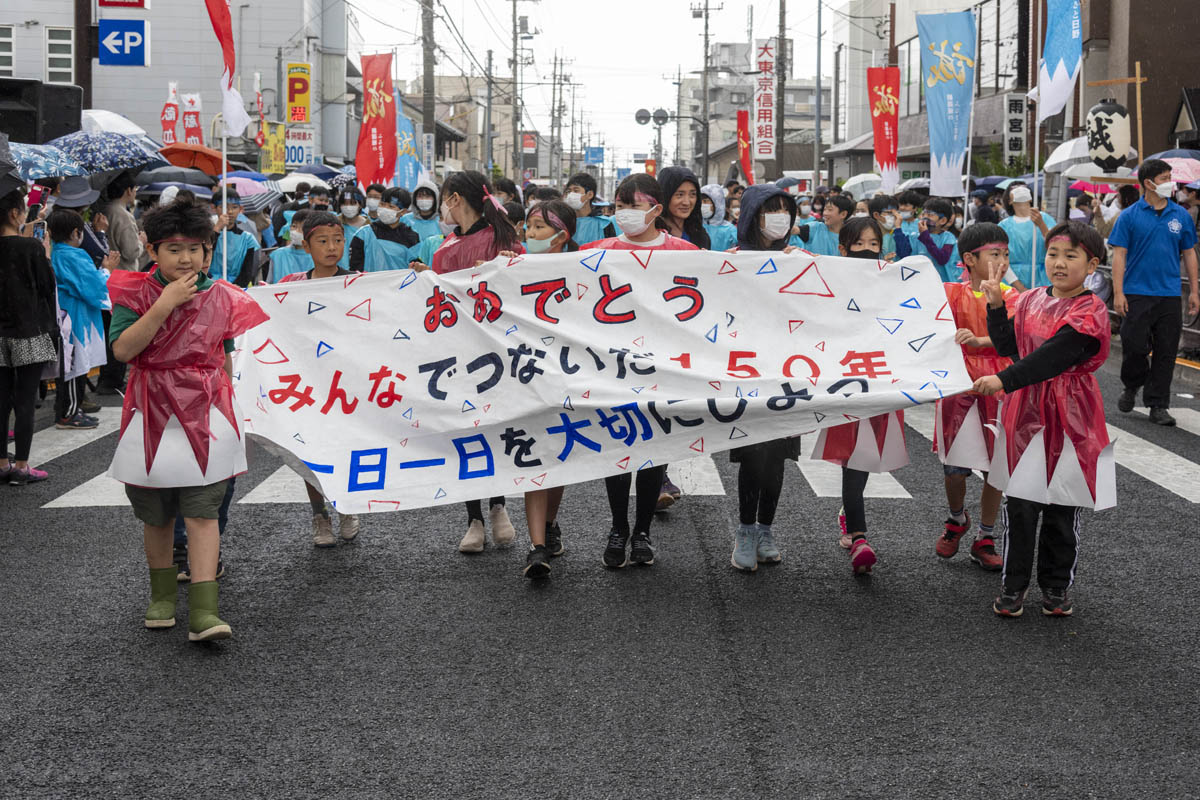 ひの新選組まつり「待たせたな！」、でも、雨には参った、ねっ。