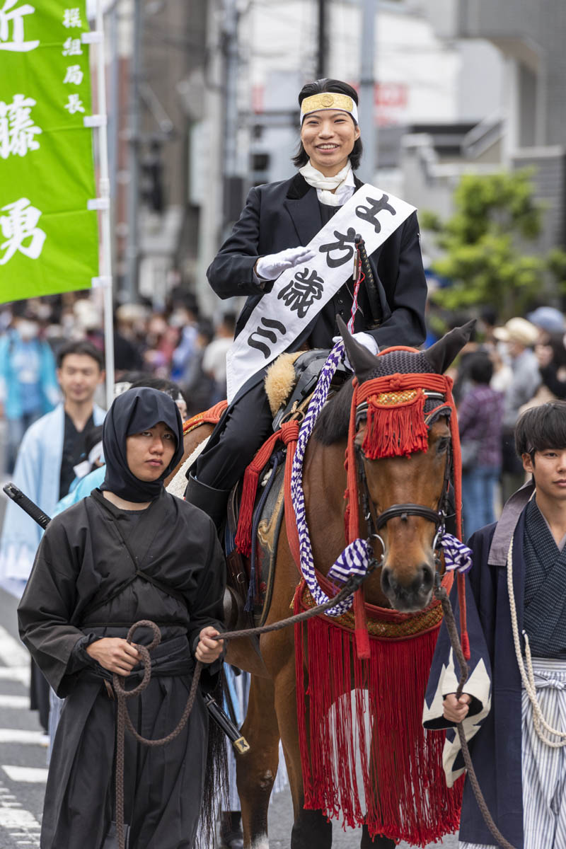 ひの新選組まつり「待たせたな！」、でも、雨には参った、ねっ。