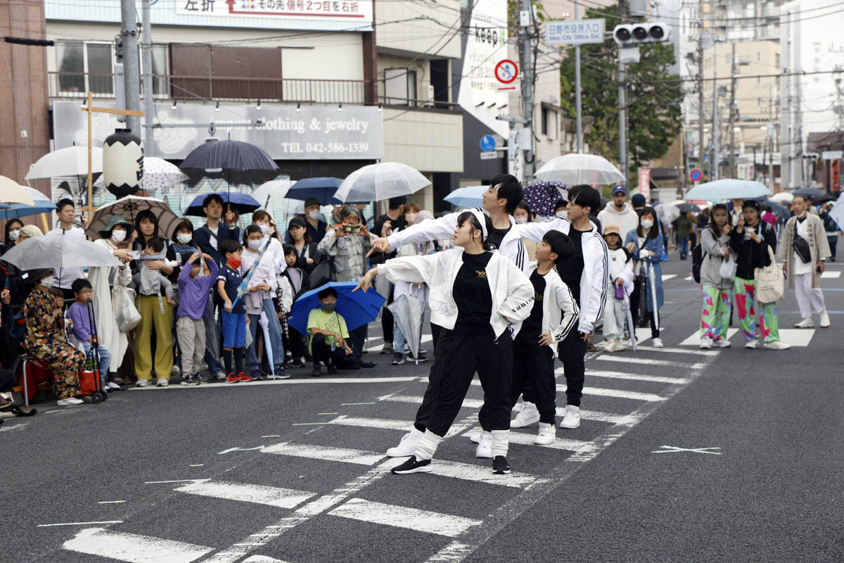 ひの新選組まつり「待たせたな！」、でも、雨には参った、ねっ。