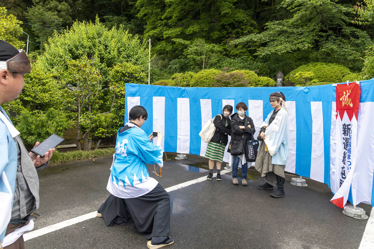 ひの新選組まつり「待たせたな！」、でも、雨には参った、ねっ。