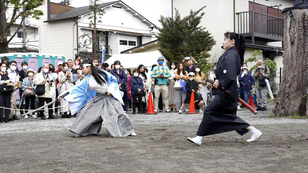 ひの新選組まつり「待たせたな！」、でも、雨には参った、ねっ。