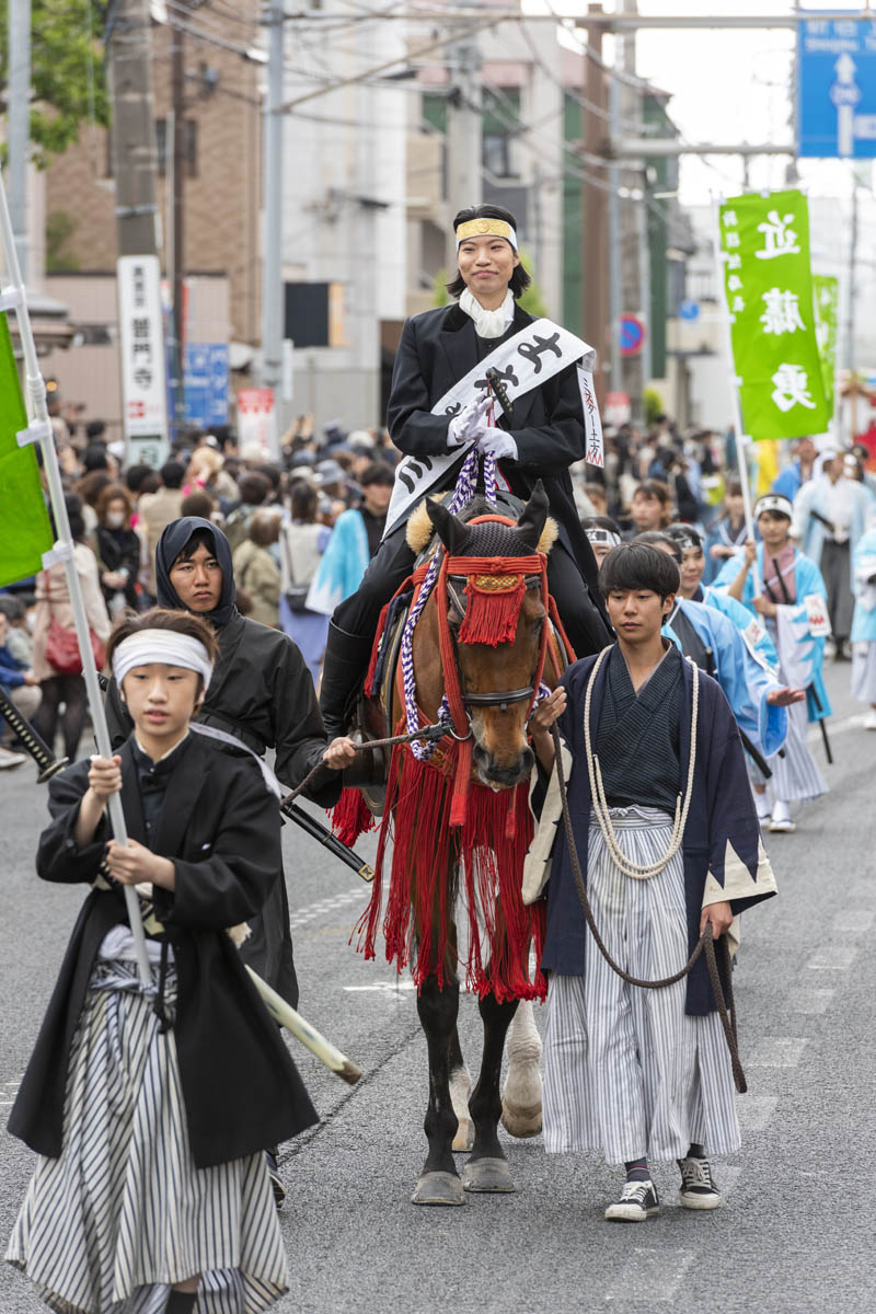 ひの新選組まつり「待たせたな！」、でも、雨には参った、ねっ。