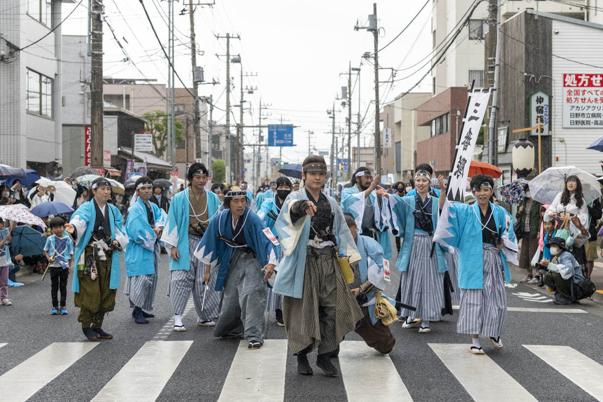 ひの新選組まつり「待たせたな！」、でも、雨には参った、ねっ。