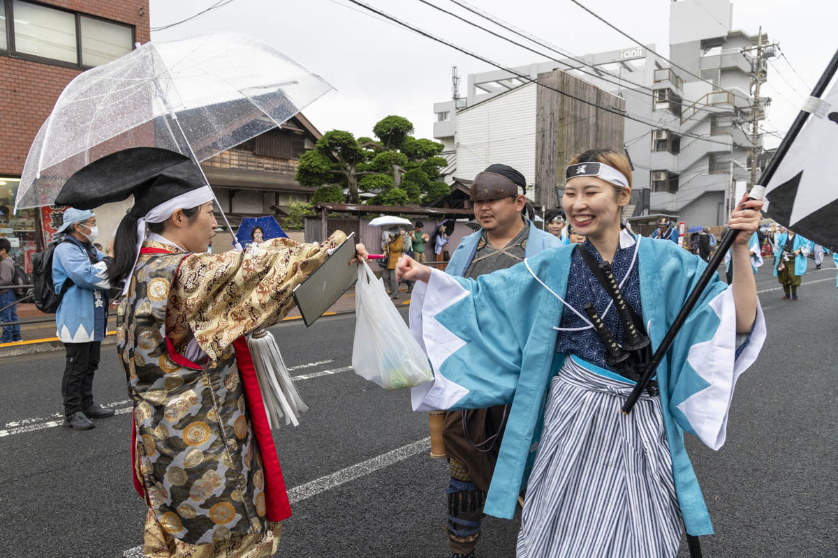 ひの新選組まつり「待たせたな！」、でも、雨には参った、ねっ。