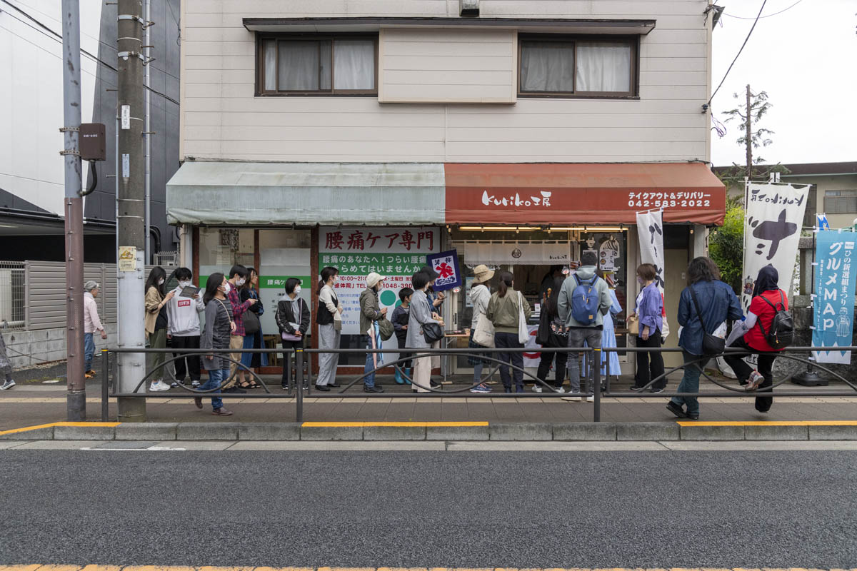 ひの新選組まつり「待たせたな！」、でも、雨には参った、ねっ。