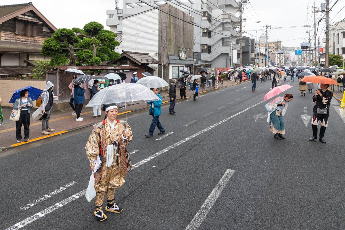 ひの新選組まつり「待たせたな！」、でも、雨には参った、ねっ。