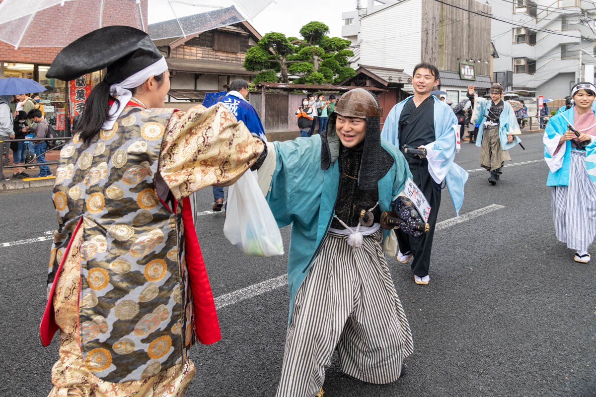 ひの新選組まつり「待たせたな！」、でも、雨には参った、ねっ。