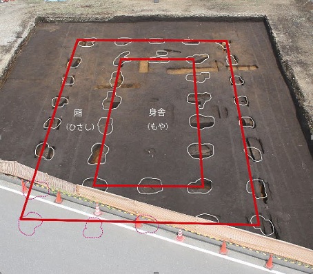 「企画展「古代大型四面廂建物跡の発見　その出現の謎に迫る」開催